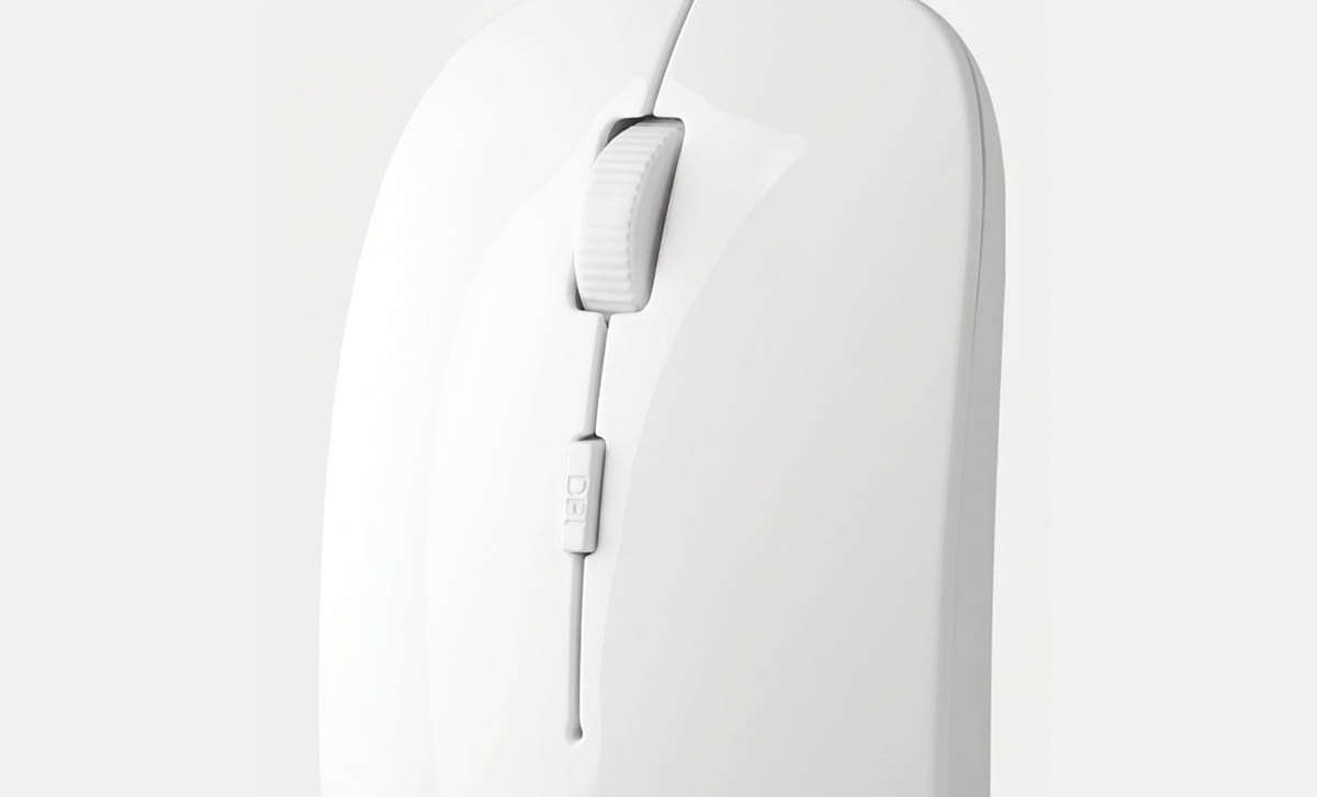 Mouse sendo usado em um ambiente de trabalho moderno.