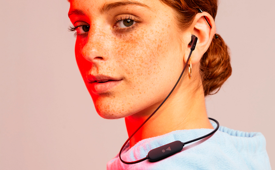 Fone de Ouvido Auricular Bluetooth JBL Tune 215BT Pure Bass Hands-Free com Microfone, Preto-JBLT215BTBLK