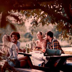 Caixa de Som Bluetooth 100W RMS GT Elegance