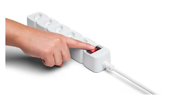 Protetor Eletrônico com 5 Tomadas - EPE 205+ BR